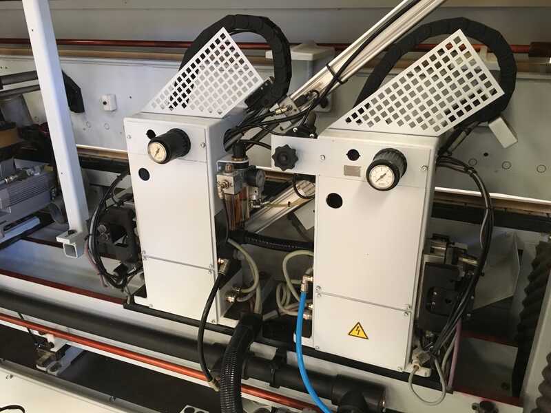 Homag Двухсторонний кромкооблицовочный автомат - бывший в употреблении KF 20 (14)