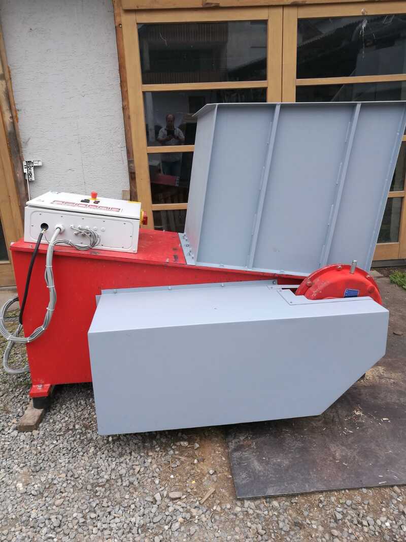 Reinbold Shredder for Waste Wood - second-hand AZR 800 main picture