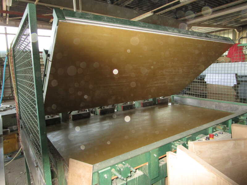 Polzer Пресс для склеивания массивной древесины - бывший в употреблении EVS main picture