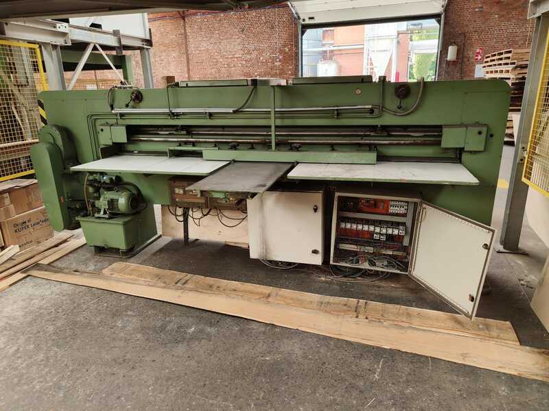 Josting Veneer Guillotine / Veneer Cutter - second-hand EFS 2800 (1)