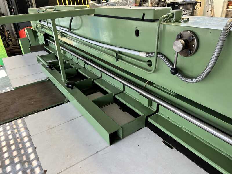 Josting Veneer Guillotine / Veneer cutter - second-hand EFS 2800 (8)