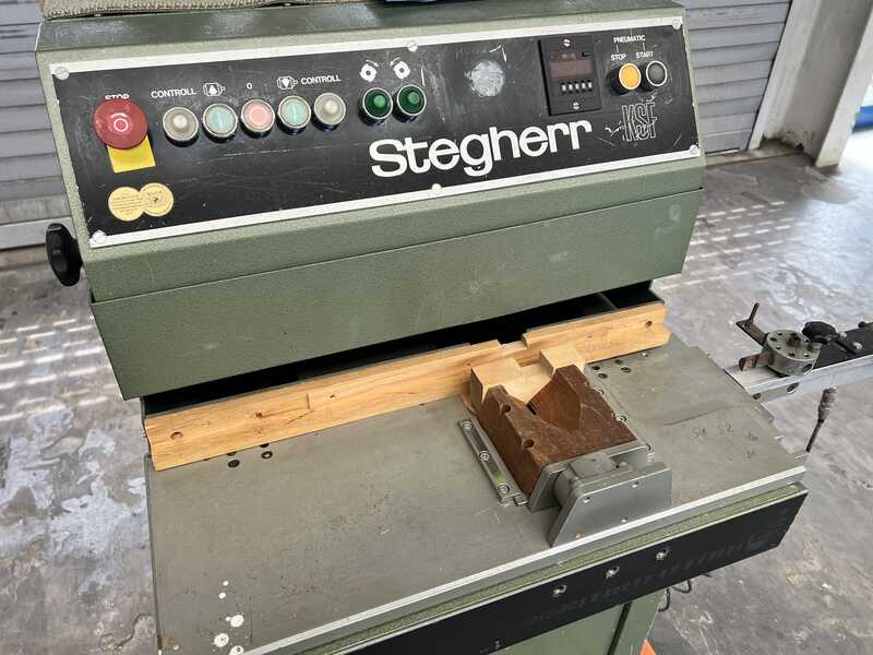 Stegherr Crosscut milling machine with digital fence - second-hand KSF (2)