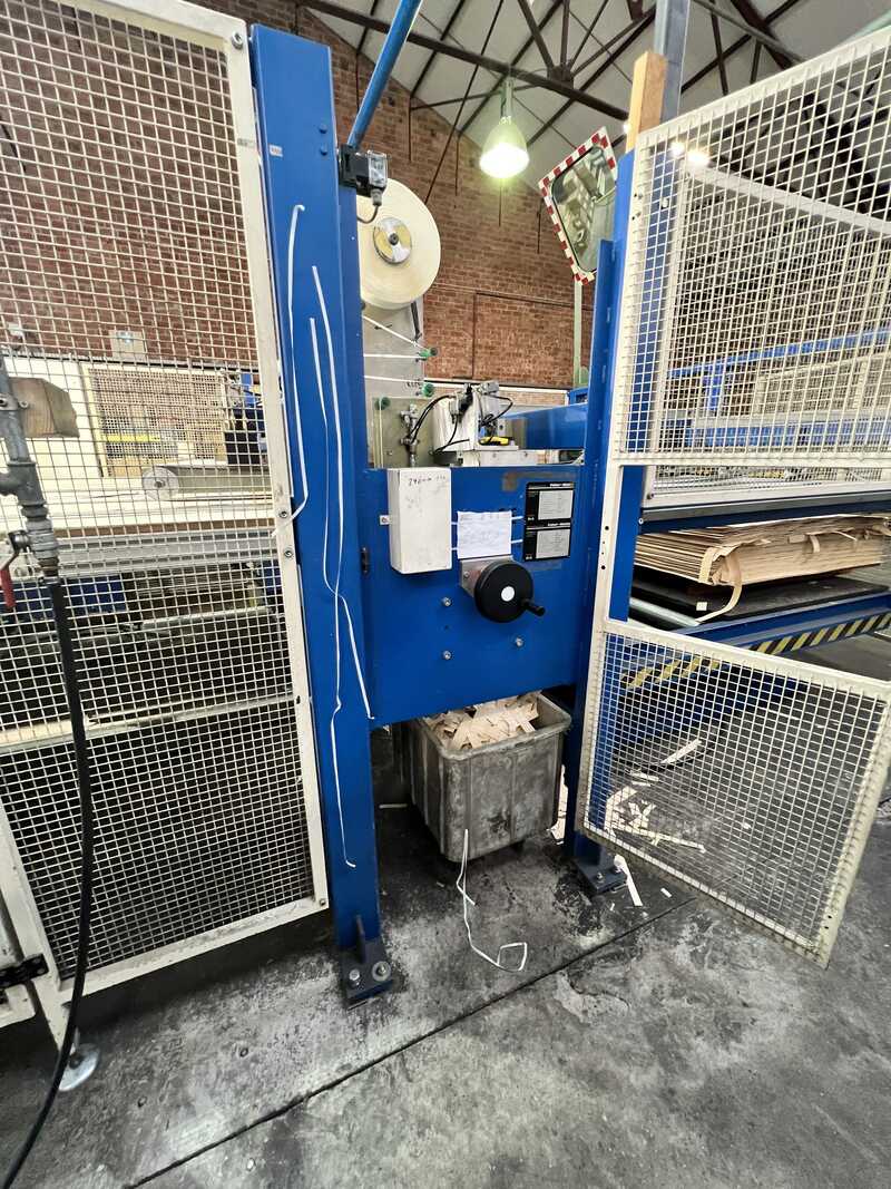 Fisher + Rückle Сплайсер поперечного шпона / Сплайсер поперечной подачи шпона - б/у Delta FZX 28 Delta + RVP / BS (2)