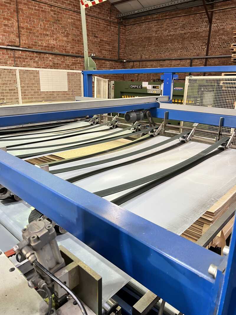 Fisher + Rückle Сплайсер поперечного шпона / Сплайсер поперечной подачи шпона - б/у Delta FZX 28 Delta + RVP / BS (7)