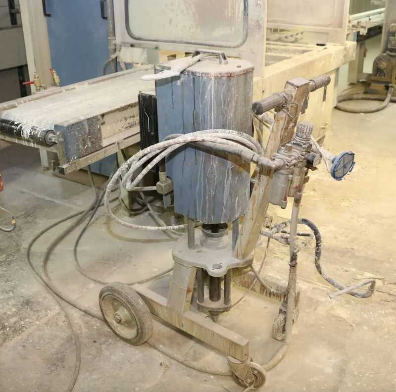 Falcioni / Cefla Profile Strip Spraying Machine / Automatic Coating Machine - second-hand FM 70 (1)