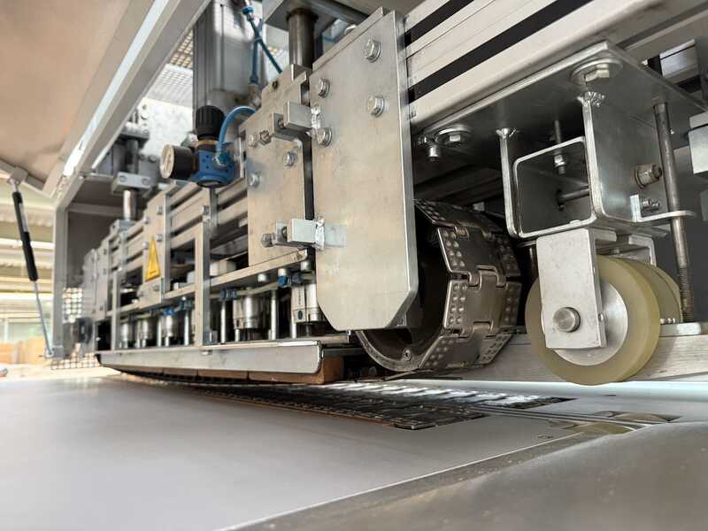 Furniertechnik Longitudinal veneer splicing machine - second-hand LZ (4)