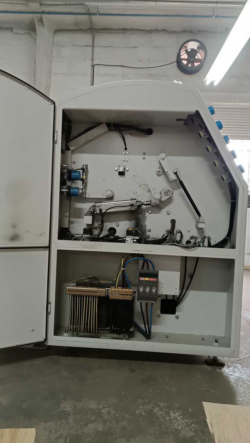 Kuper Veneer cross-lamination machine / Cross Veneer Splicer - used ACR Cross Runner 1600 (3)