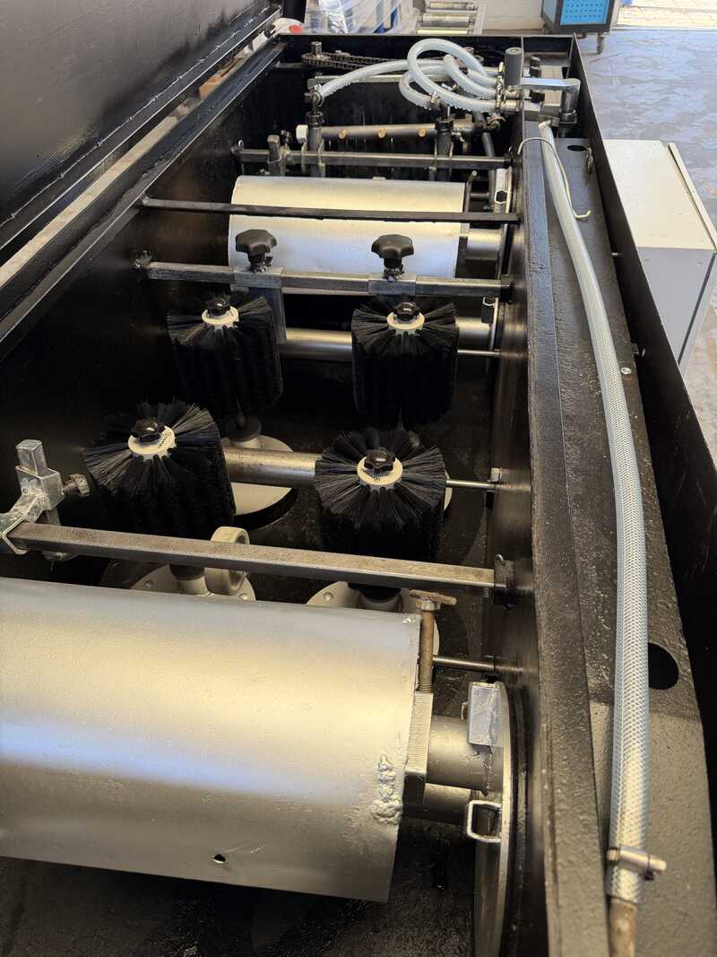 Ceetec Brush Painting Machine / automatic brush coating machine - used A 250 (6)