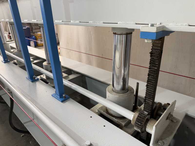 Soest Block press / Stationary press for multi-layer parquet  - second-hand T-80 (5)