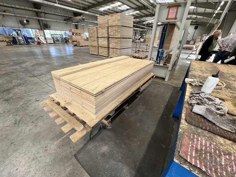 Soest Gluing Line for multi-layer parquet - used DRM 2 1 400 + T 80 main picture