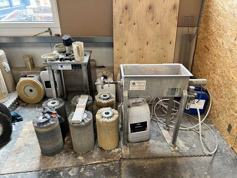 Cosma Линия нанесения покрытий для паркета — б/у 400 RC + 400 2P2S + CU Pad + CU Brush (3)